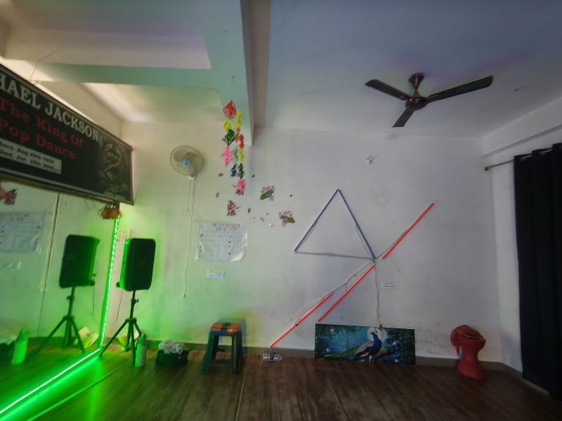 The king dance studio — Dance in Ratu
