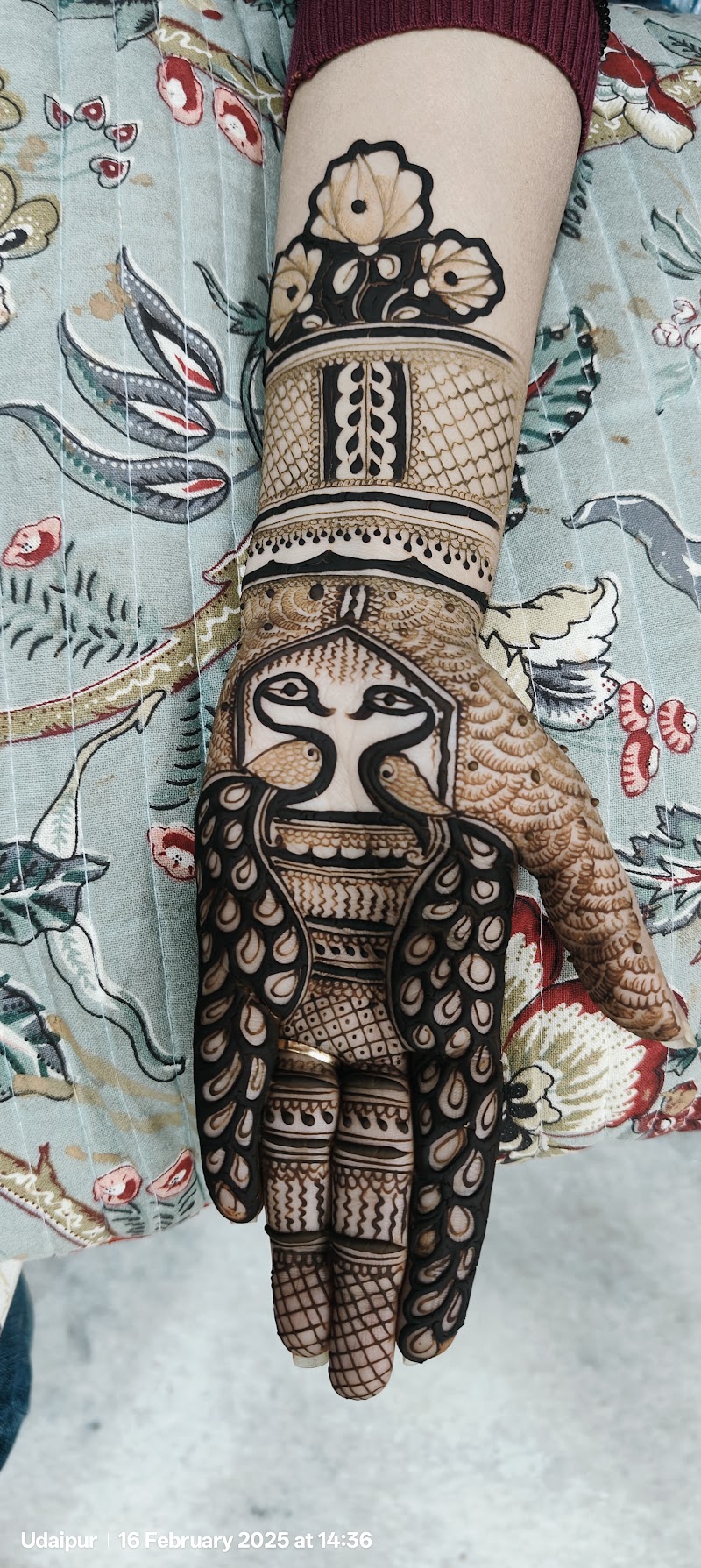 Ganesh Mehandi Art — Art & Craft in Bhuwana